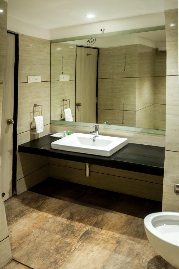 Hotel Atharva Ujjain Εξωτερικό φωτογραφία